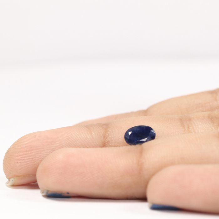 BSP12143 3 1 BLUE SAPPHIRE 0.8 Ct.