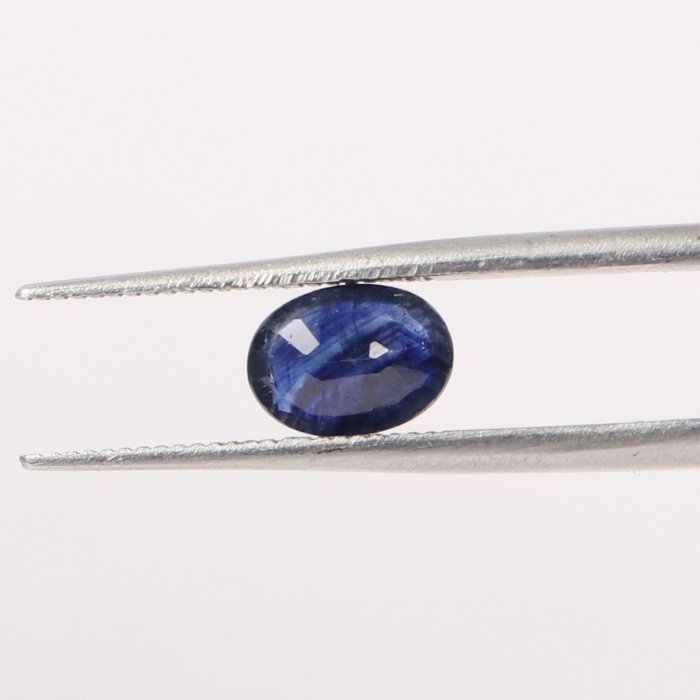 BSP12172 2 1 BLUE SAPPHIRE 0.83 Ct.