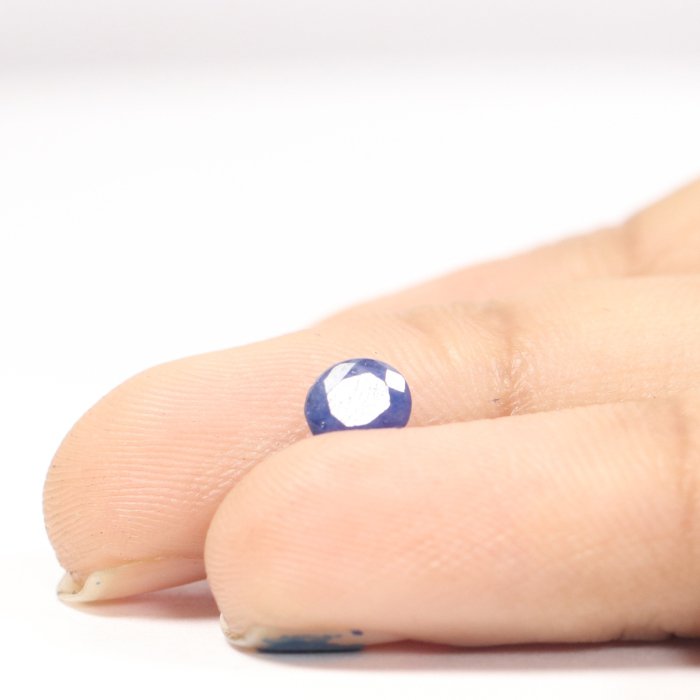 BSP12210 3 1 BLUE SAPPHIRE 0.77 Ct.