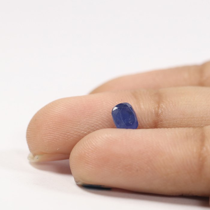 BSP12218 3 1 BLUE SAPPHIRE 0.86 Ct.