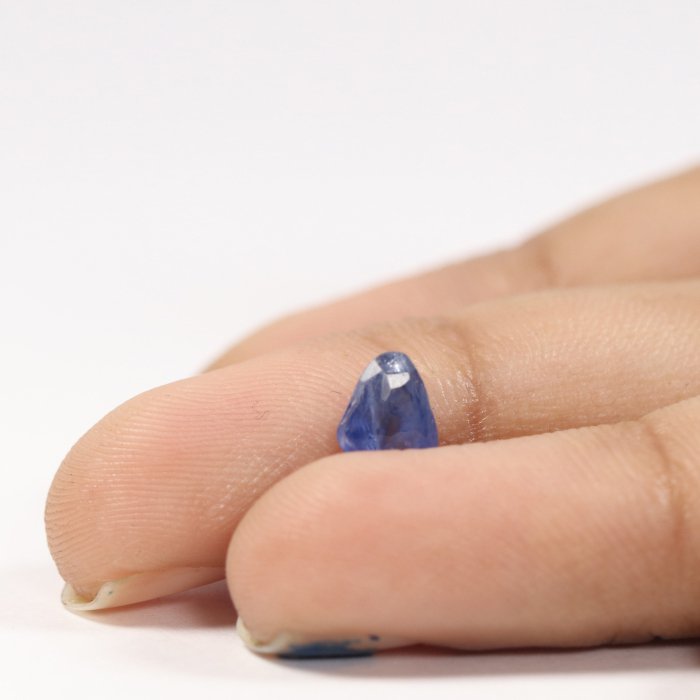 BSP12230 3 1 BLUE SAPPHIRE 0.95 Ct.