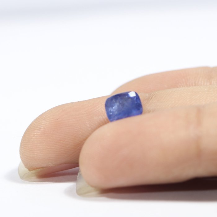 BSP12242 3 1 BLUE SAPPHIRE 1.41 Ct.