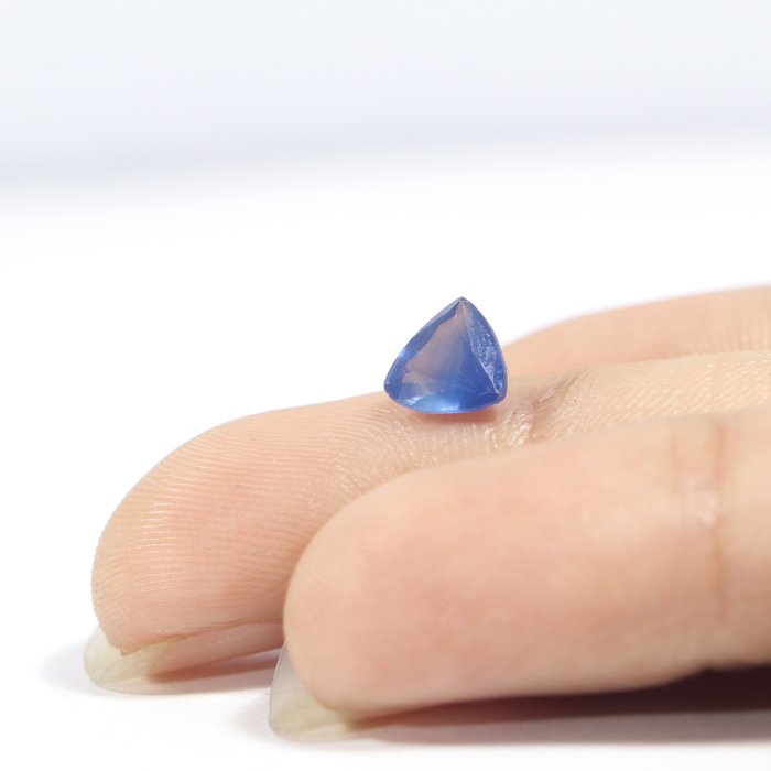 BSP12250 3 1 BLUE SAPPHIRE 0.94 Ct.