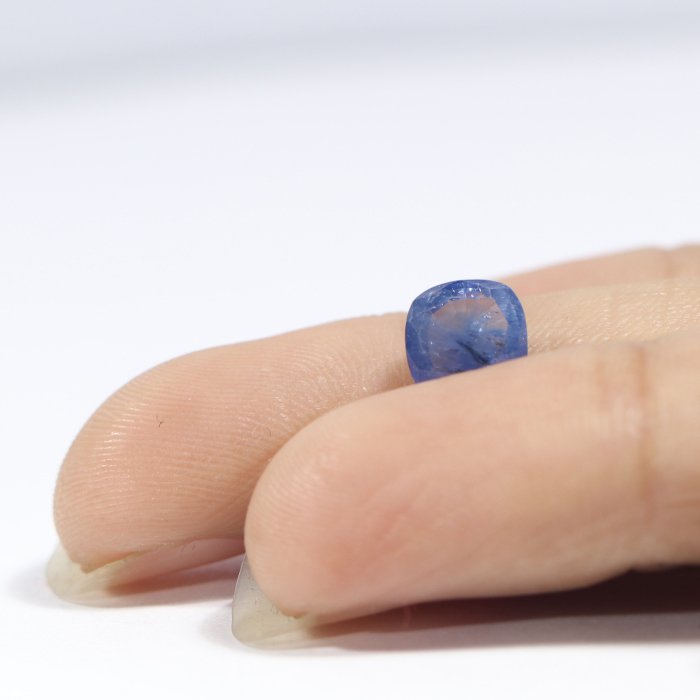 BSP12251 3 1 BLUE SAPPHIRE 1.36 Ct.