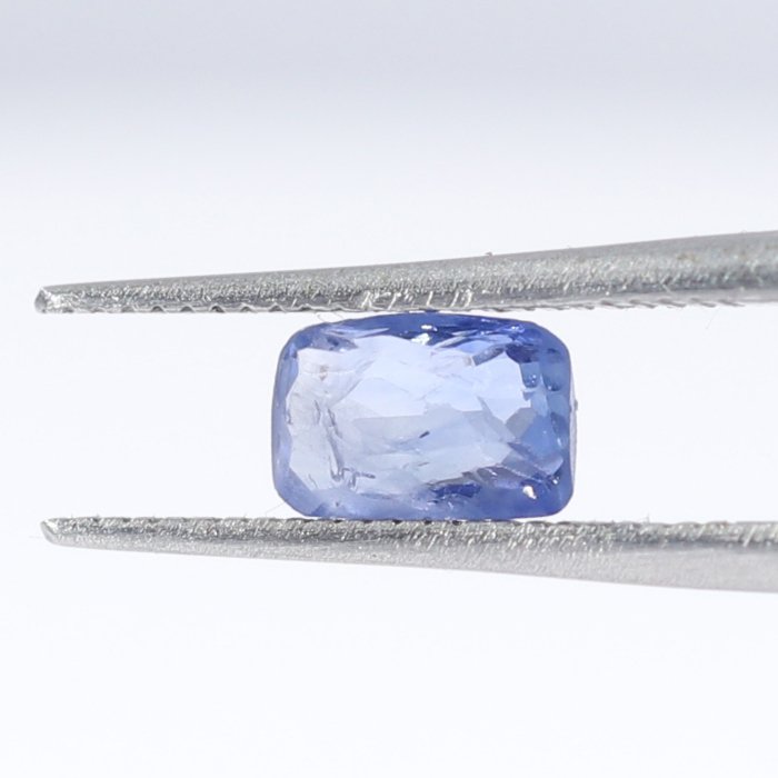 BSP12253 1 1 BLUE SAPPHIRE 0.7 Ct.