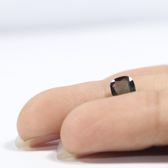 BSP12257 3 1 BLUE SAPPHIRE 0.59 Ct.