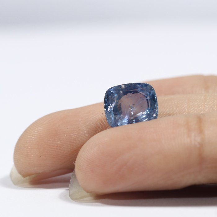 BSP12281 3 1 BLUE SAPPHIRE 4.12 Ct.