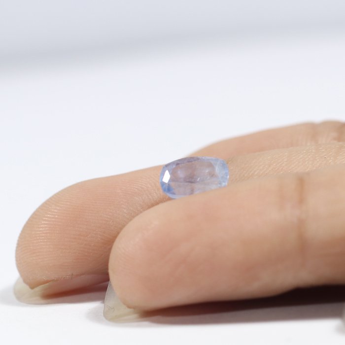 BSP12332 3 1 BLUE SAPPHIRE 1.56 Ct.