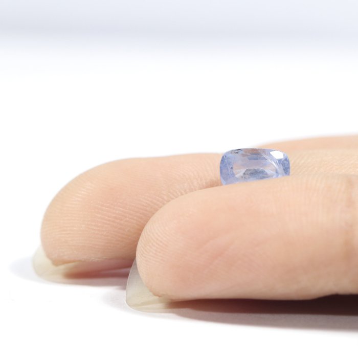 BSP12338 3 1 BLUE SAPPHIRE 1.32 Ct.