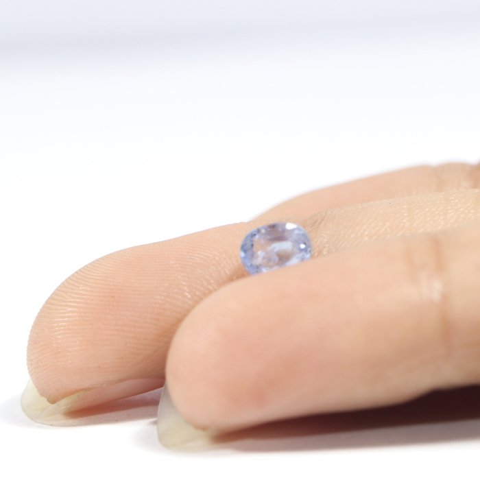 BSP12375 3 1 BLUE SAPPHIRE 0.78 Ct.