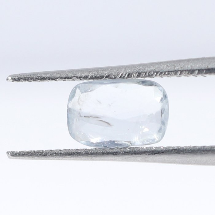 BSP12378 2 1 BLUE SAPPHIRE 0.97 Ct.
