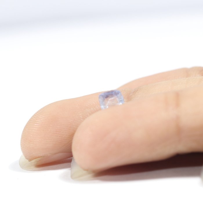 BSP12386 3 1 BLUE SAPPHIRE 0.56 Ct.