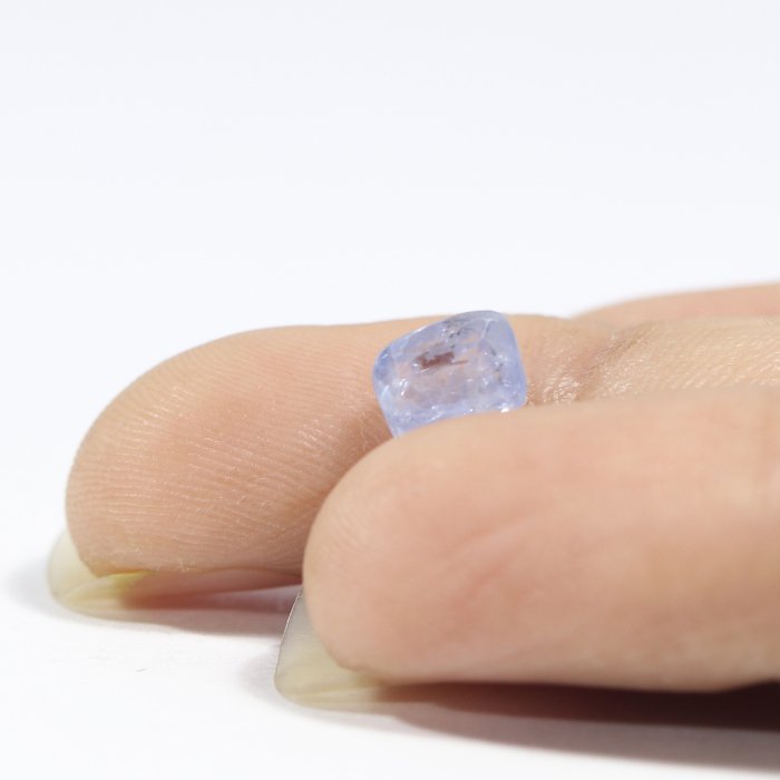 BSP12403 3 1 BLUE SAPPHIRE 1.31 Ct.