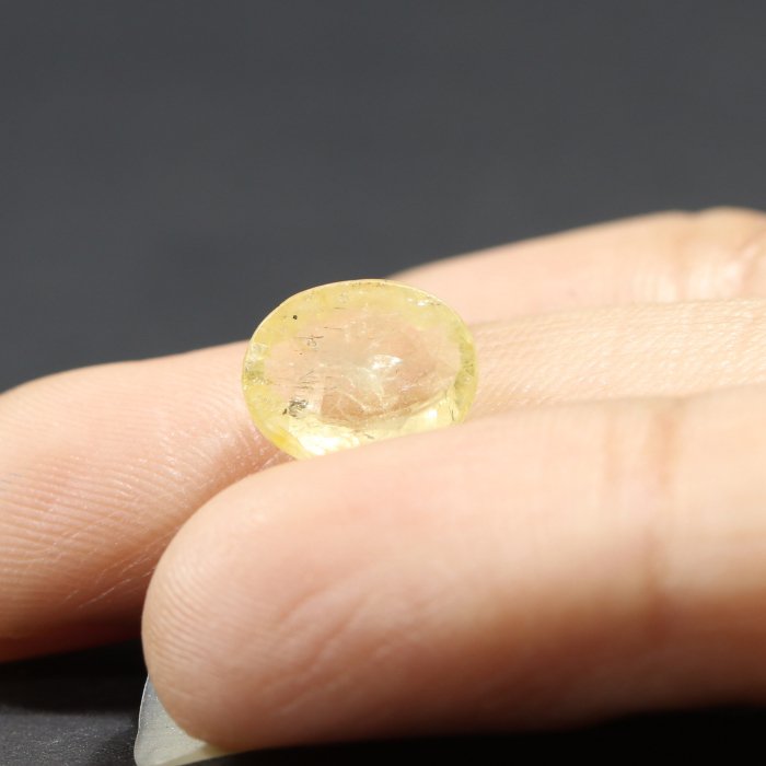 YSP11523 3 1 YELLOW SAPPHIRE 2.81 Ct.