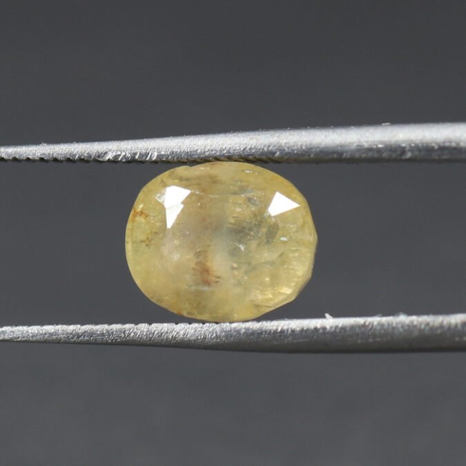 YSP11525 1 1 YELLOW SAPPHIRE 3.66 Ct.