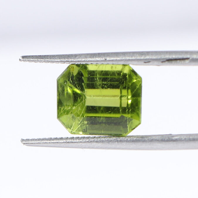 PERIDOT 4.97 Ct.