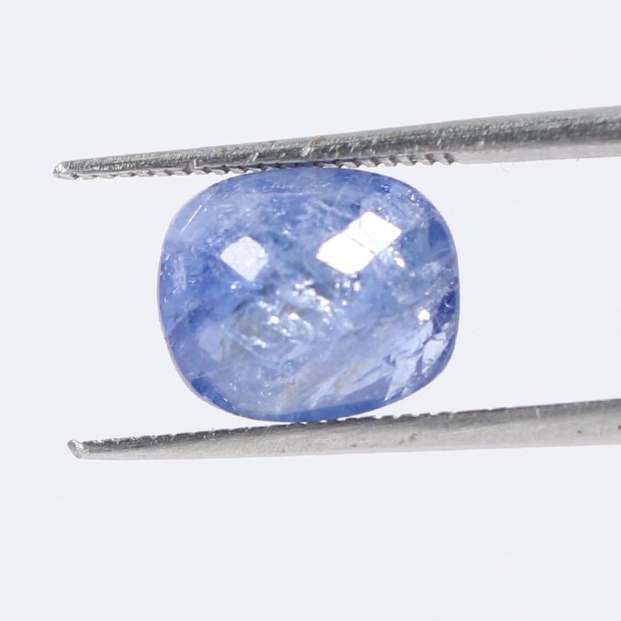 BSP13022 3 1 BLUE SAPPHIRE 3.95 Ct.