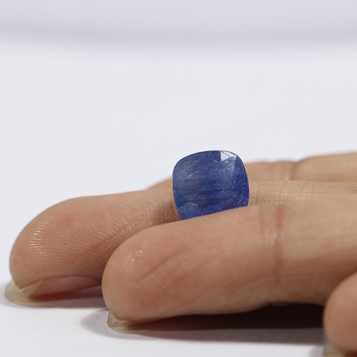 BSP13039 4 1 BLUE SAPPHIRE 4.23 Ct.
