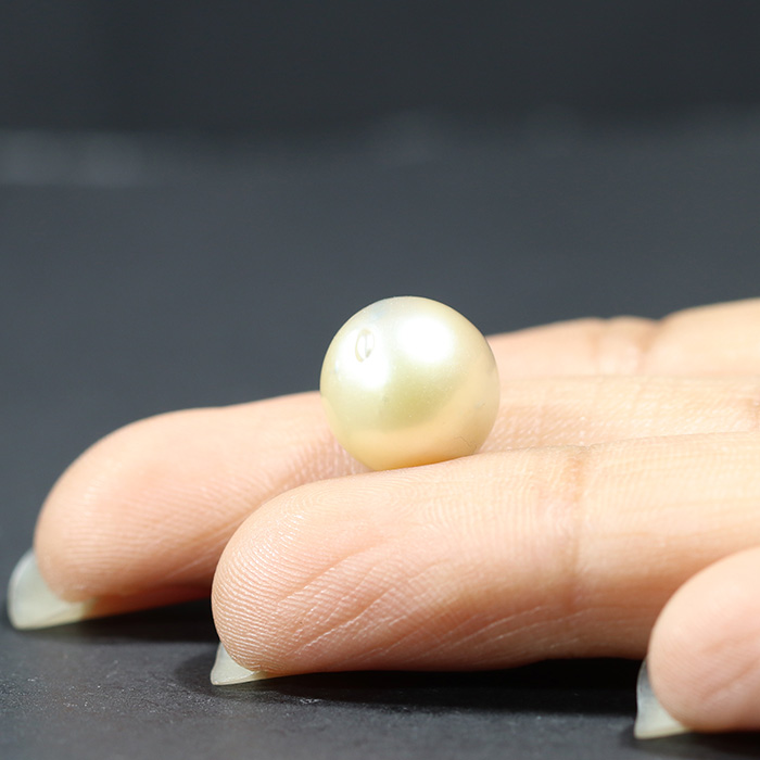 SOUTH SEA PEARL 9.38 Ct.