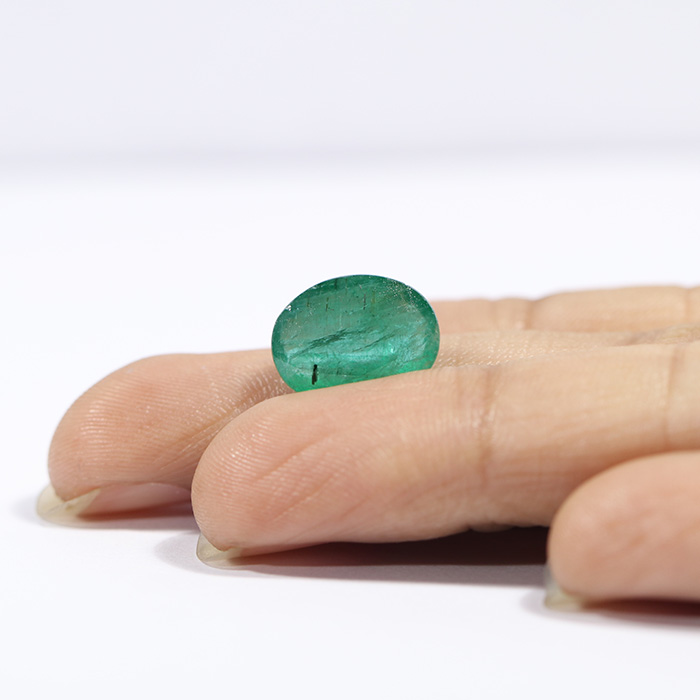 EMERALD 4.33 Ct. EMERALD 4.33 Ct.