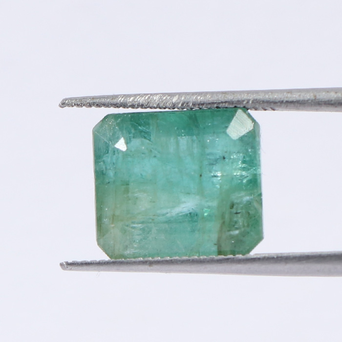 EMERALD 6.57 Ct. EMERALD 6.57 Ct.