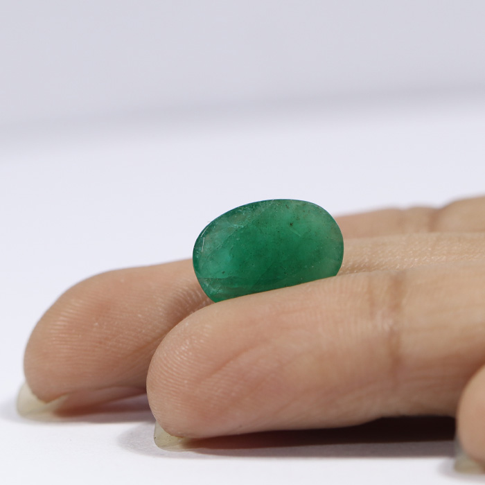 EMERALD 3.65 Ct. EMERALD 3.65 Ct.