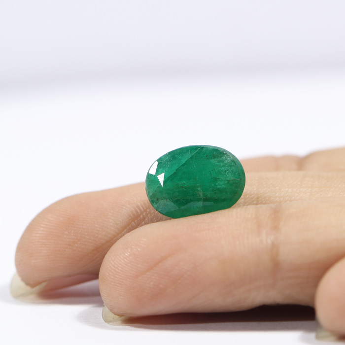 EMERALD 4.83 Ct. 4 EMRD18354 3 1 EMERALD 4.83 Ct.