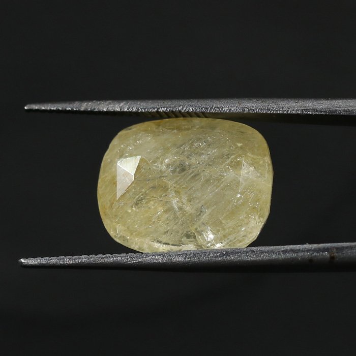 YSP12180 2 1 YELLOW SAPPHIRE 12.28 Ct.