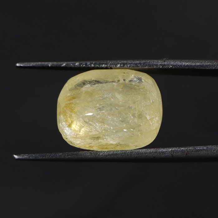 YSP12180 3 1 YELLOW SAPPHIRE 12.28 Ct.