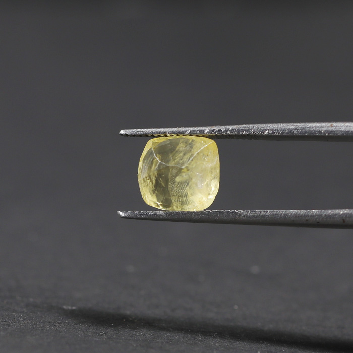 YELLOW SAPPHIRE 3.13 Ct.