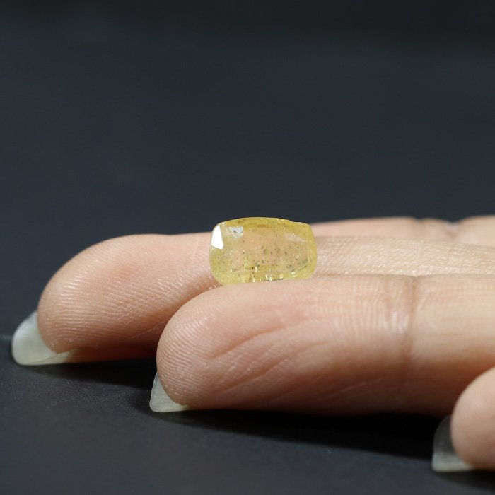 YSP12207 3 1 YELLOW SAPPHIRE 3.59 Ct.
