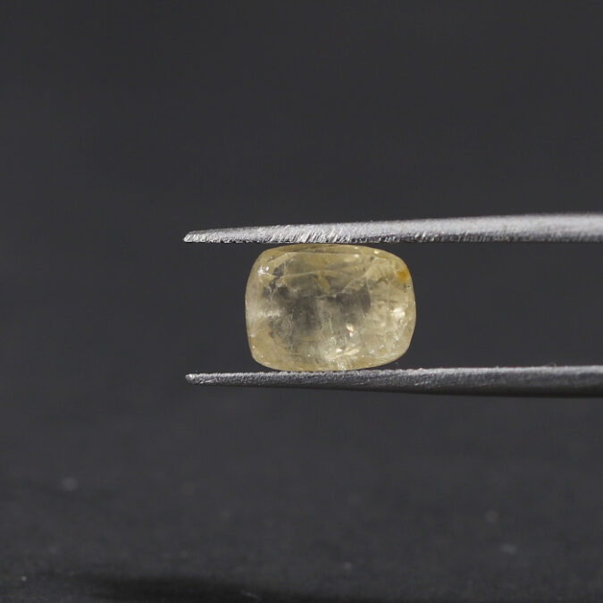 YSP12235 1 1 YELLOW SAPPHIRE 3.2 Ct.