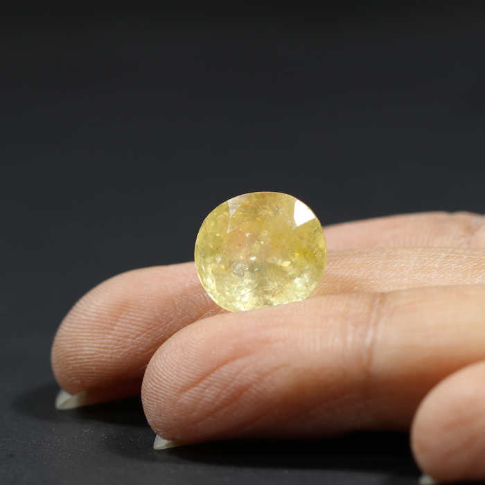 YELLOW SAPPHIRE 10.11 Ct. 4 YSP12310 3 1 YELLOW SAPPHIRE 10.11 Ct.