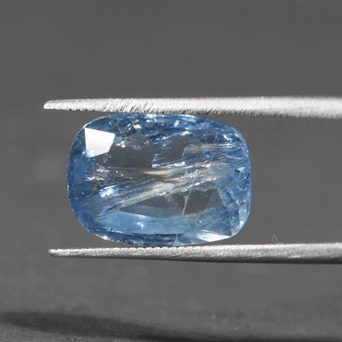 BLUE SAPPHIRE 6.91 Ct.