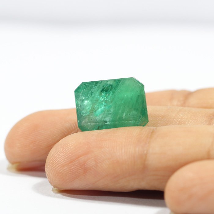 EMRD18426 3 1 EMERALD 8.98 Ct.