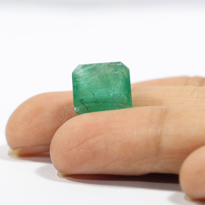 EMRD18427 3 1 EMERALD 4.79 Ct.