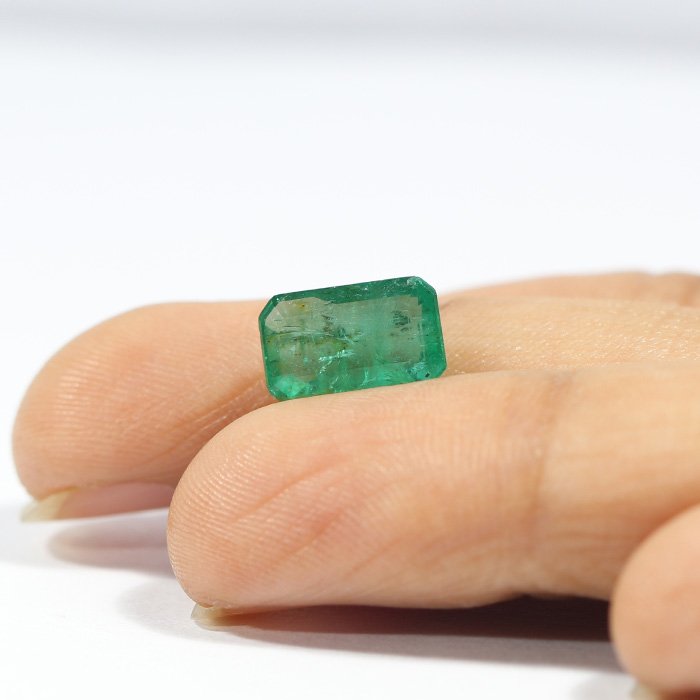 EMRD18436 3 1 EMERALD 2.04 Ct.