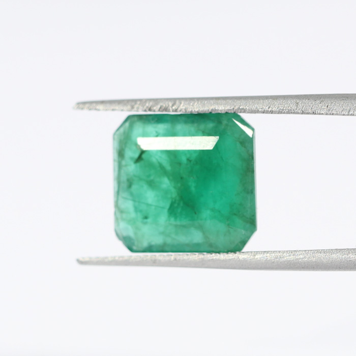 EMERALD 3.38 Ct. EMERALD 3.38 Ct.