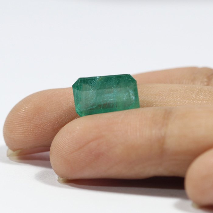 EMRD18449 3 1 EMERALD 4.2 Ct.