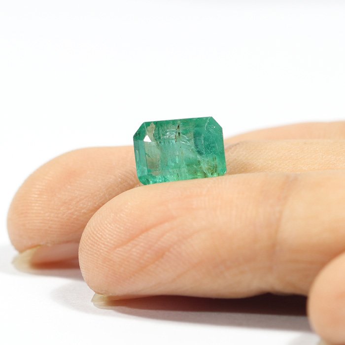 EMRD18452 3 1 EMERALD 2.95 Ct.
