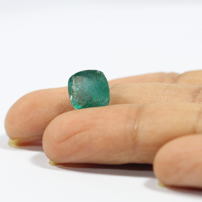 EMERALD 2.54 Ct. 4 EMRD18457 3 1 EMERALD 2.54 Ct.