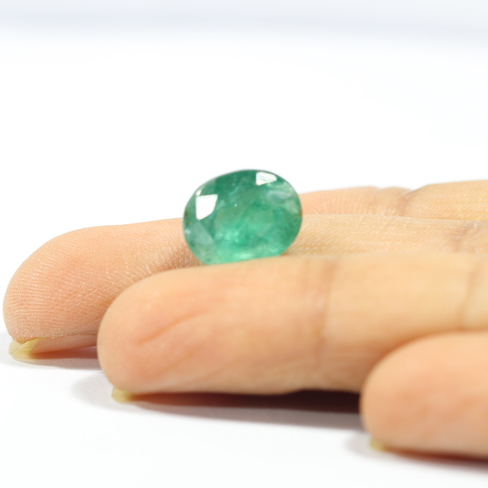 EMERALD 4.12 Ct. EMERALD 4.12 Ct.
