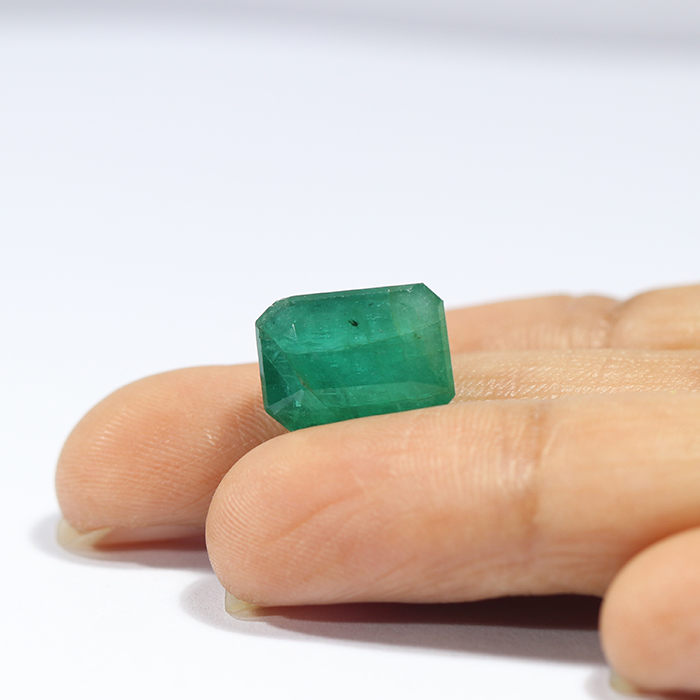 EMERALD 8.08 Ct. EMERALD 8.08 Ct.