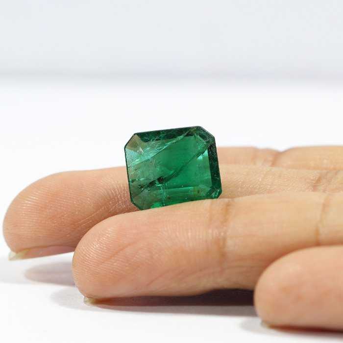 EMRX142 3 1 EMERALD 6.04 Ct.