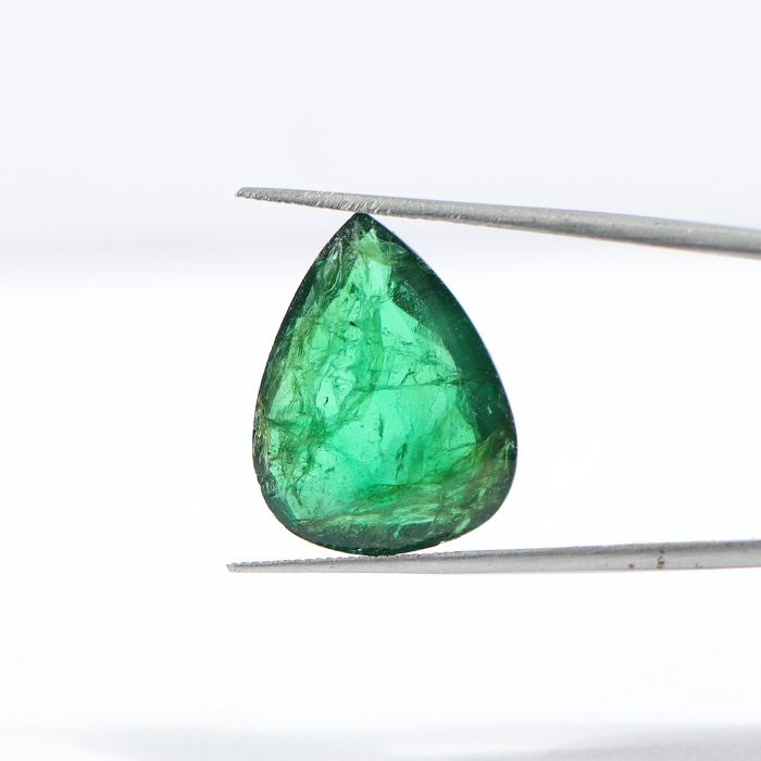 EMERALD 11.82 Ct. EMERALD 11.82 Ct.