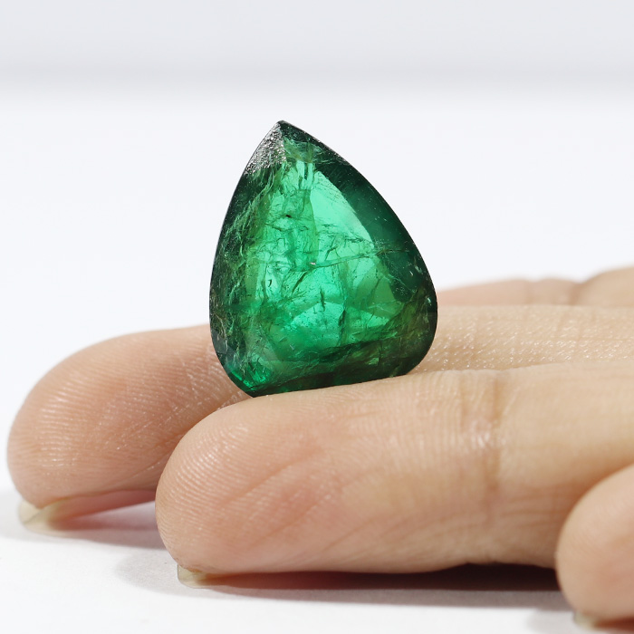 EMERALD 11.82 Ct.