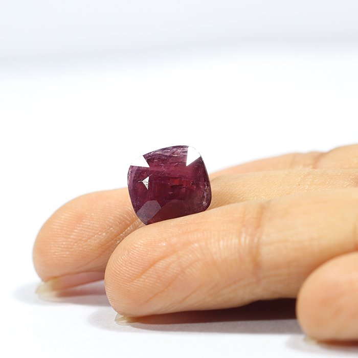 RUB7041 3 1 RUBY 5.96 Ct.