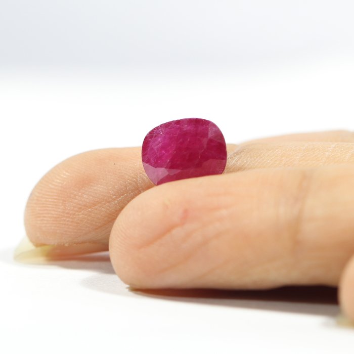 RUB7110 3 2 RUBY 2.48 Ct.