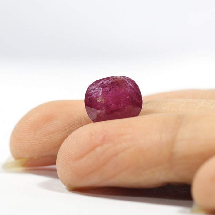 RUB7111 3 2 RUBY 3.56 Ct.