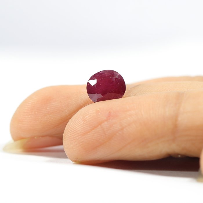 RUB7116 3 2 RUBY 2.5 Ct.
